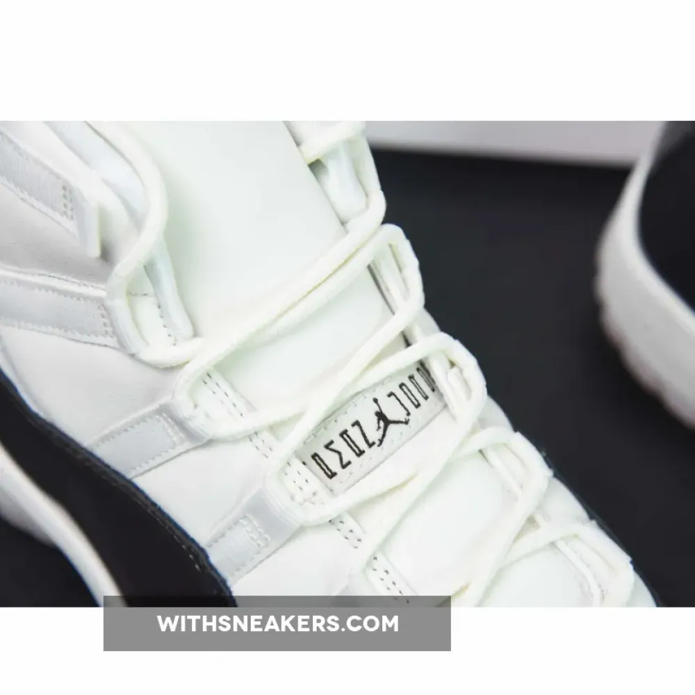 Air Jordan 11 Neapolitan Sail/Velvet Brown-Atmosphere AR0715-101