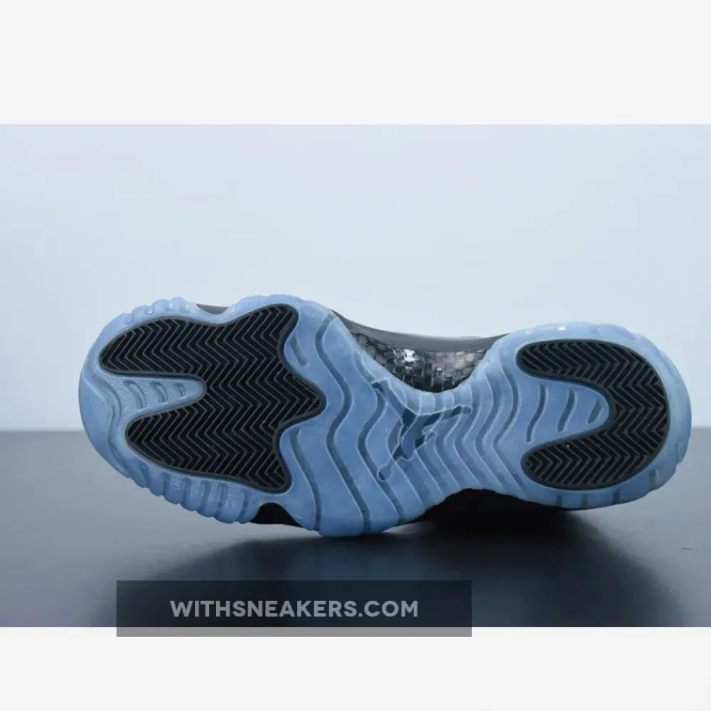 Jordan 11 Cap and Gown Black/Metallic Silver/White 378037-005