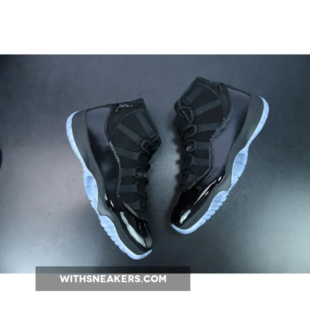 Jordan 11 Cap and Gown Black/Metallic Silver/White 378037-005