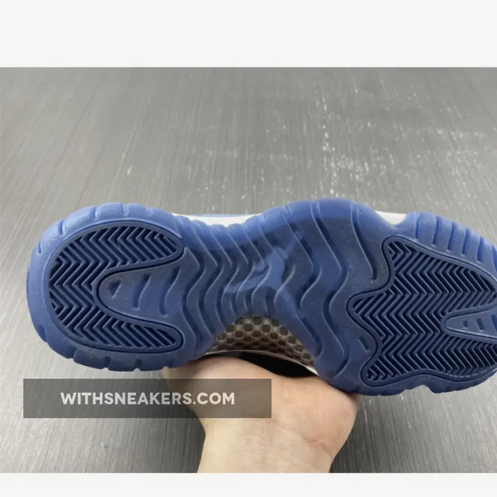 Air Jordan 11 Midnight Navy/Metallic Silver-White AR0715-441