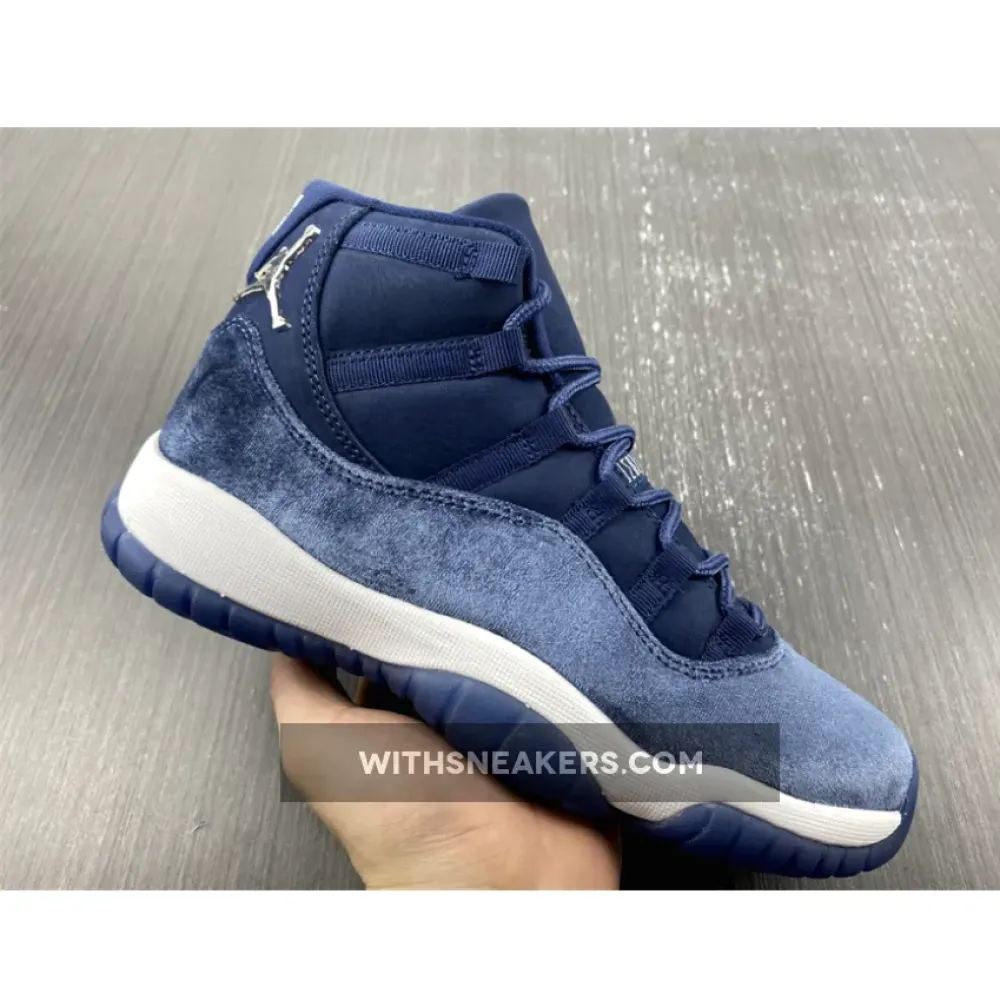 Air Jordan 11 Midnight Navy/Metallic Silver-White AR0715-441