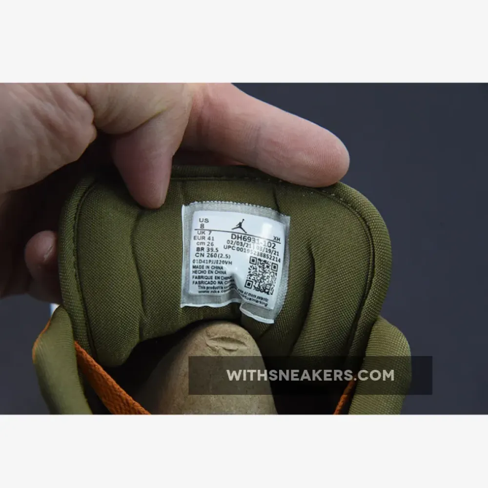 Nike SB Dunk Low Curry/White/Medium Olive DH6931-102